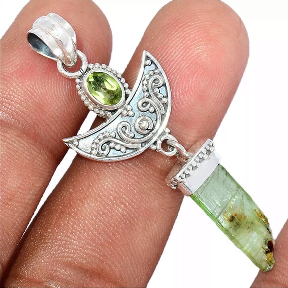 ✨Charged✨ Crescent moon gemstone pendants - Picture 2 of 5